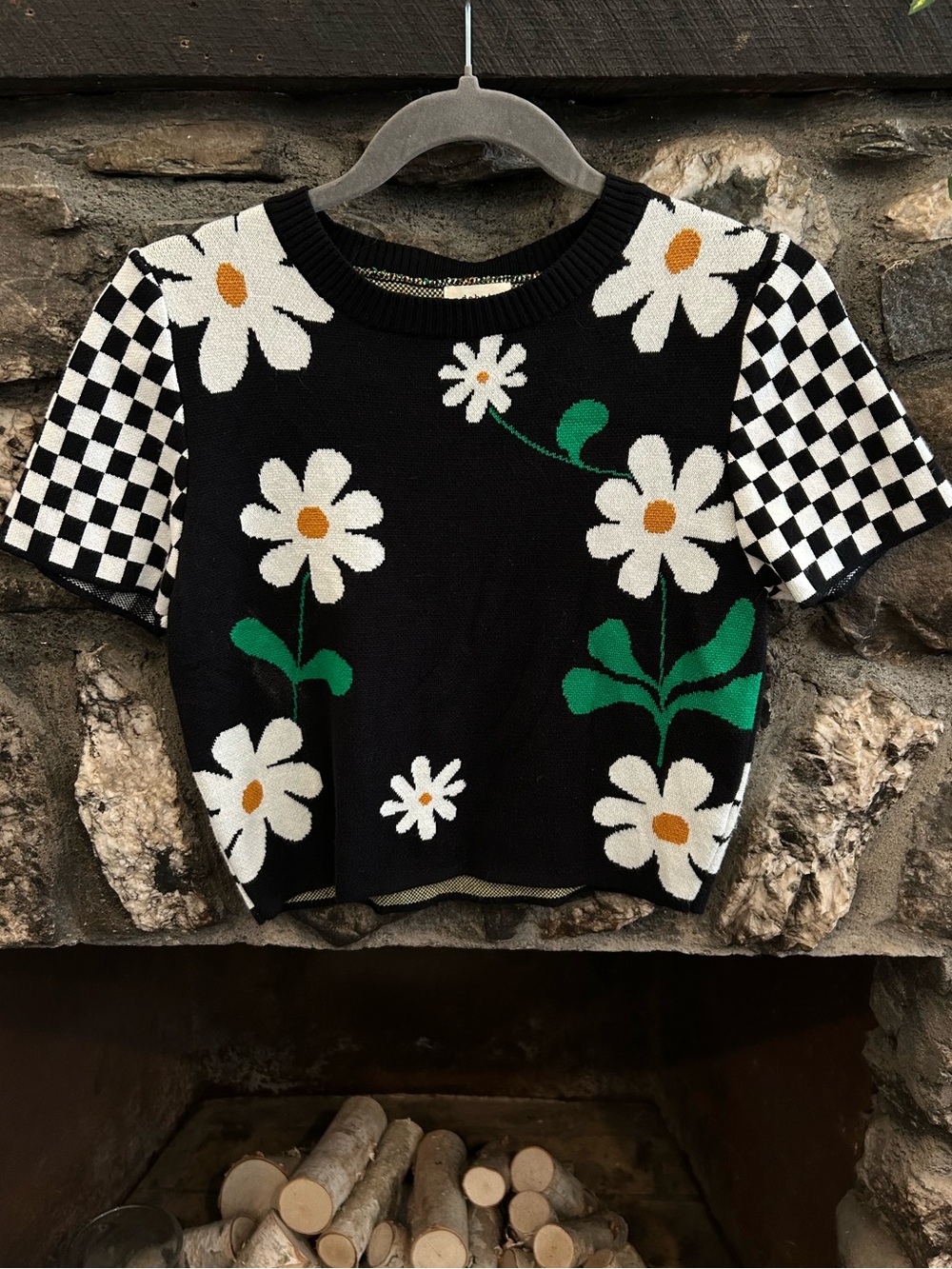 Super cute super soft flowers & checkered crop sweater Debut sz L